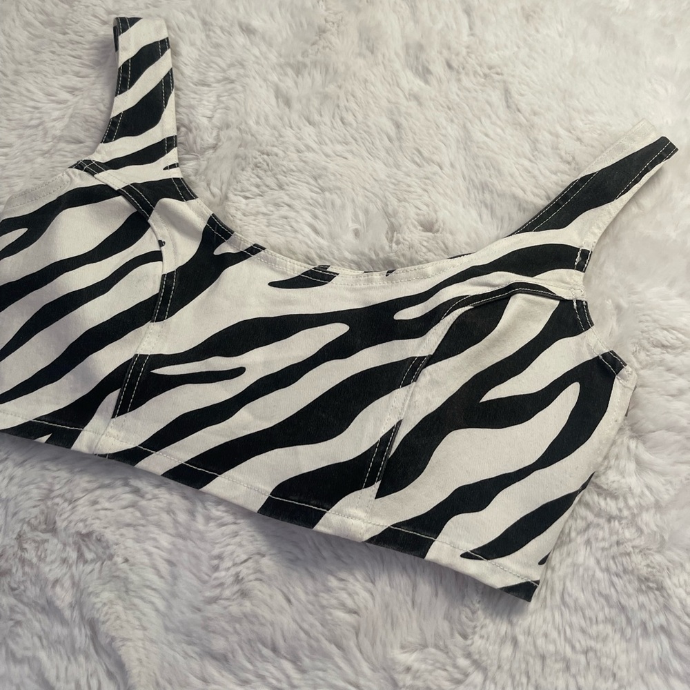 Zebra crop tank